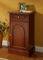 Möbelserie mit typisch italienischem Flair NUSSBAUM