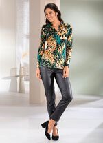 Poloshirt mit Zierkn&ouml;pfen am V-Ausschnitt 