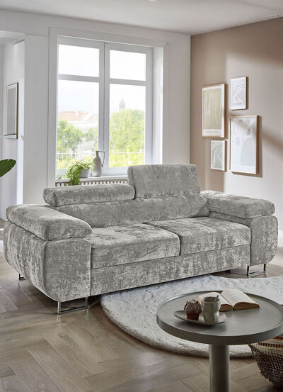 Zweisitzer mit verstellbaren Kopfstützen 