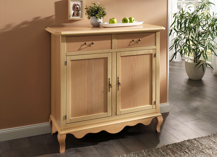 Hochwertige M&ouml;belserie mit Metallgriffen 