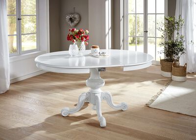 Esszimmer-M&ouml;bel im Landhausstil 