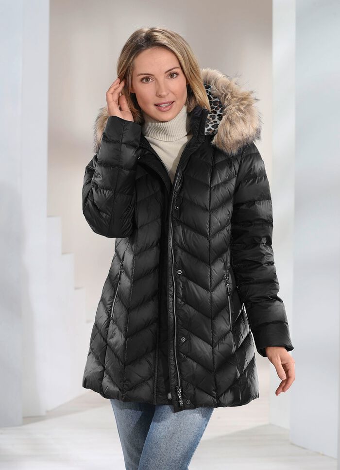 Daunenjacke mit abnehmbarer Kapuze 