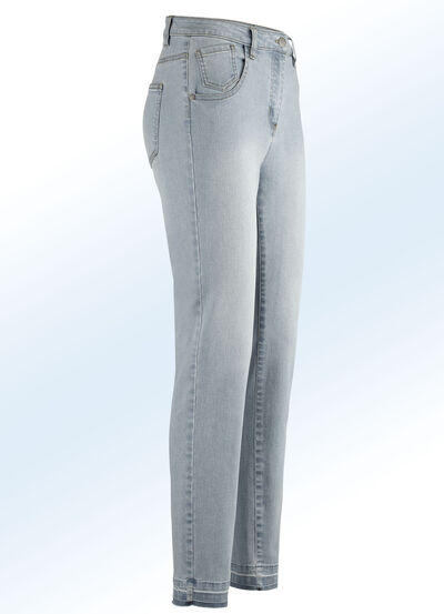 Knöchellange Jeans mit modischer Saumfärbung 