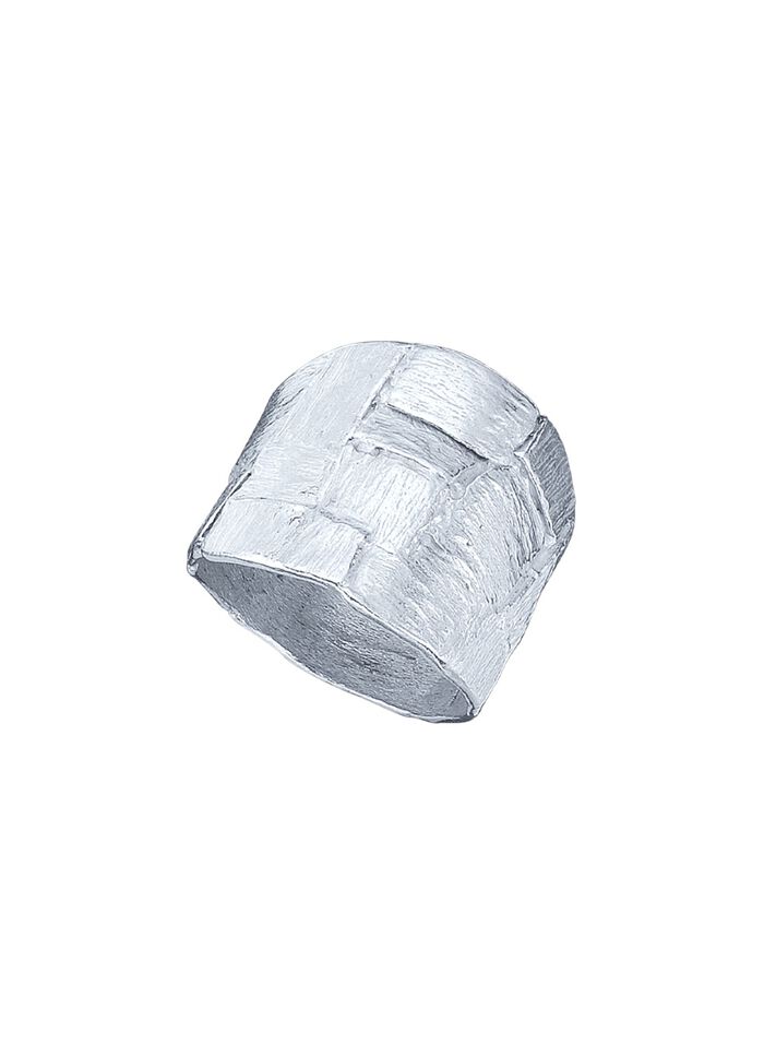 Schwerer Damenring mit geh&auml;mmerter Struktur 