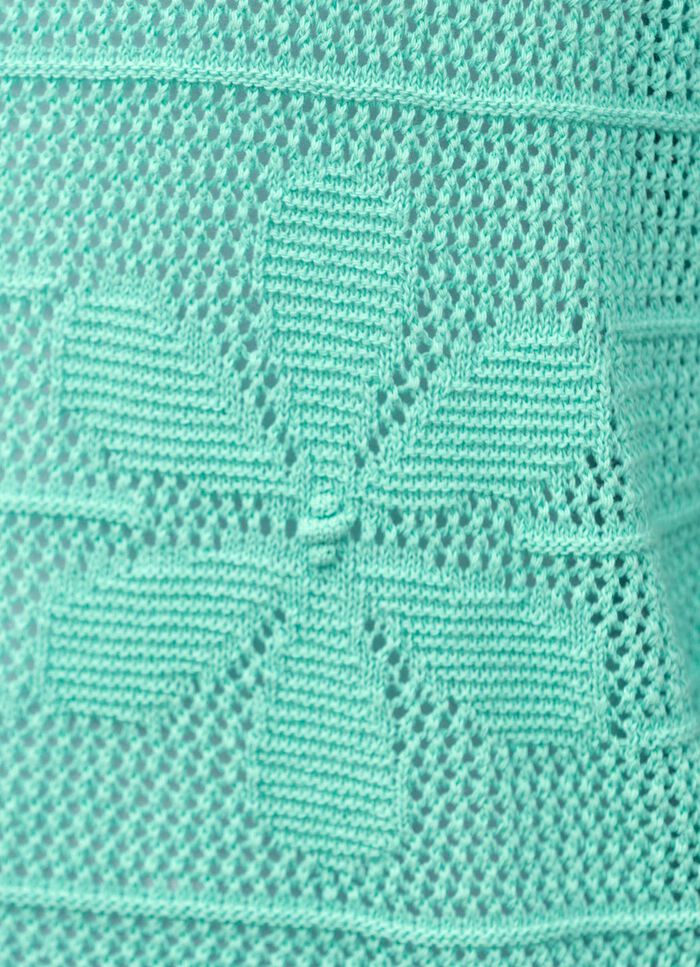 Pullover in transparenter Optik mit Bl&uuml;tenmotiven 