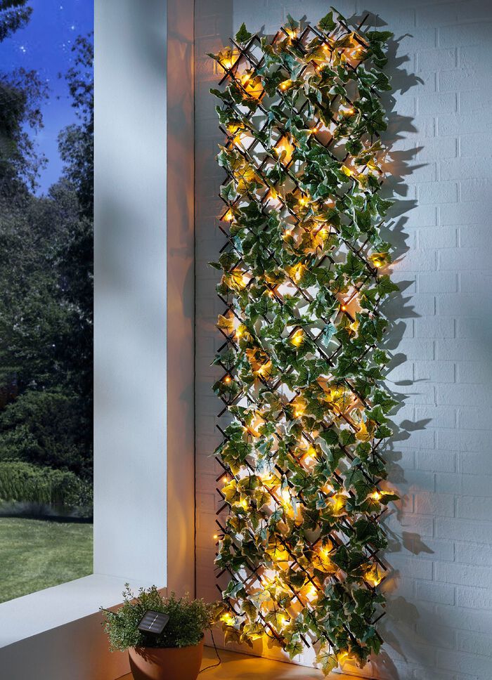 Beleuchtetes Wandgitter 