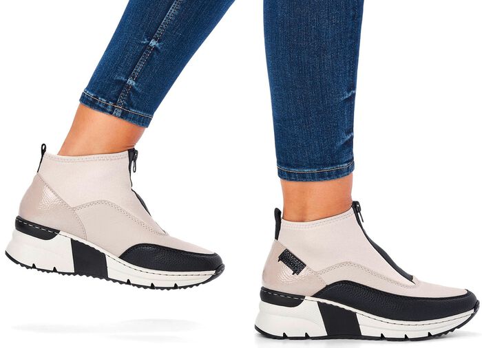 Rieker, stylische Damen-Boots, Weite G, mit Reissverschluss ECRU-SCHWARZ