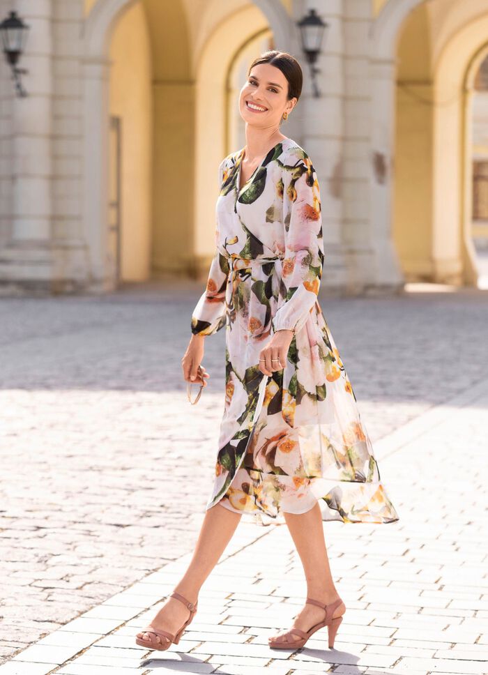 Kleid mit Bindeg&uuml;rtel 