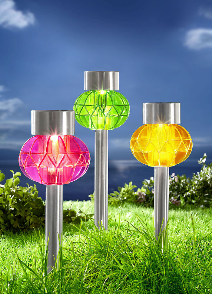 Farbenfrohe Solarleuchten aus wetterfestem Kunststoff, 3er-Set 