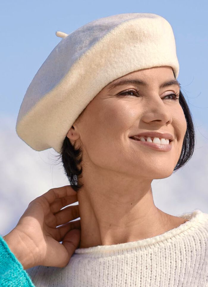 Edle Damen-Baskenm&uuml;tze, aus reiner Schurwolle WOLLWEISS