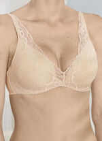 Triumph Body Make-Up Illusion Lace BH mit flexiblen Komfortbügeln PUDER