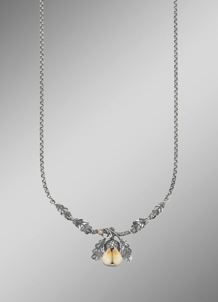 Schicke Garnitur mit echten Grandeln 