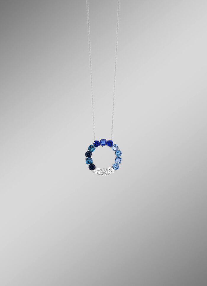 Anh&auml;nger mit synth. Zirkonia in Weiss und Blaut&ouml;nen 