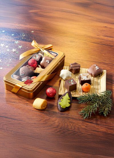 Adventmischung mit weihnachtlichen Leckereien 