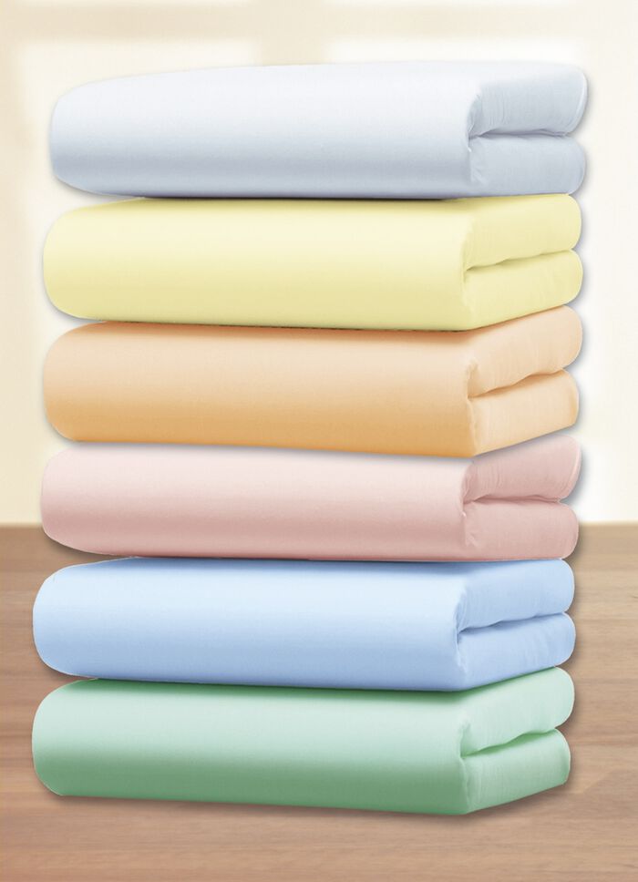 Hochatmungsaktive, antibakterielle Inkontinenz-Spannbetttücher BLEU