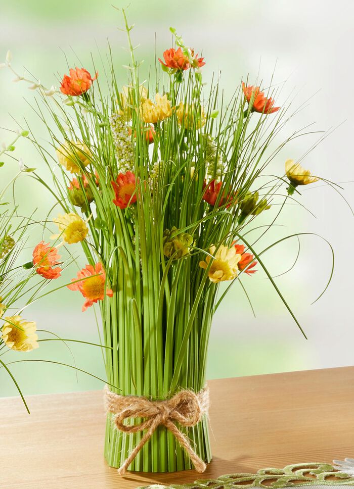 Fr&uuml;hlingsstrauss in nat&uuml;rlichen Farben 