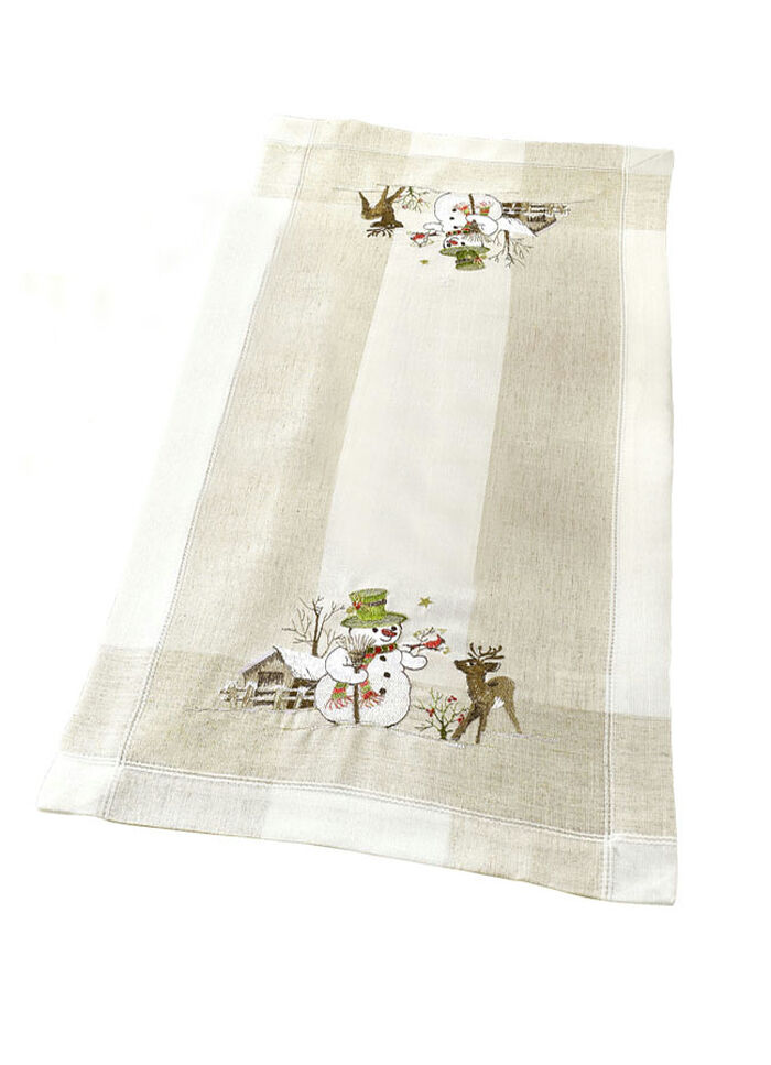 Reizende Tisch- und Raumdekoration mit Schneemännern