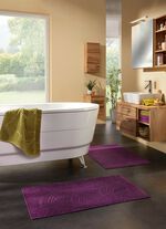 Barfussweicher Badteppich mit nat&uuml;rlichem Bl&auml;tter-Dessin BEERE