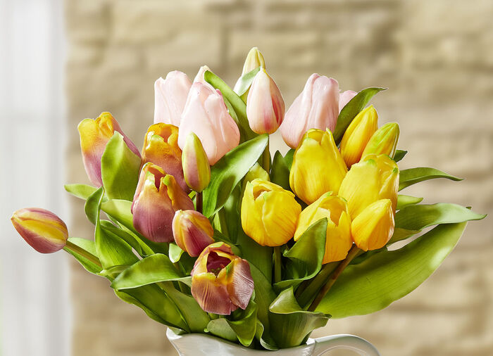 Tulpenstrauß aus hochwertigem Kunstmaterial, 