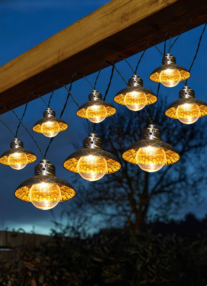 10-er-Kette mit Lampenschirme 