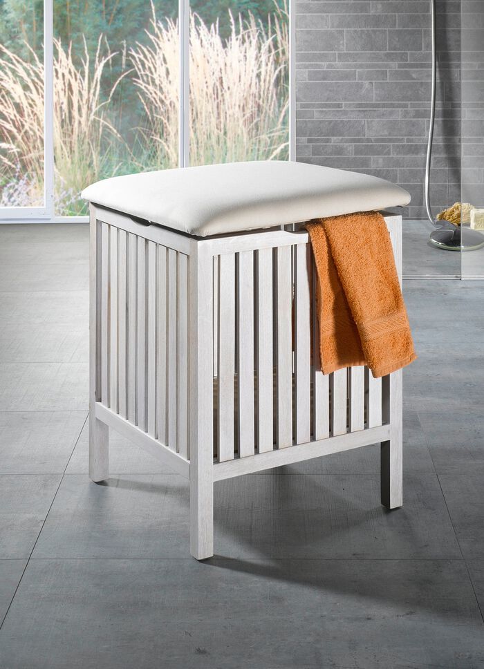 Badhocker aus massivem Walnussholz 