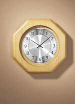 Wanduhr mit Funkwerk, 