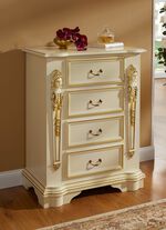 Italienische Kommodenserie mit reich verzierten Fronten 