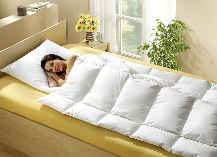 Anschmiegsame K&ouml;rperform-Daunendecke 