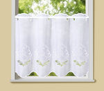 Bestickter Kurzstore mit gebogtem Abschluss 