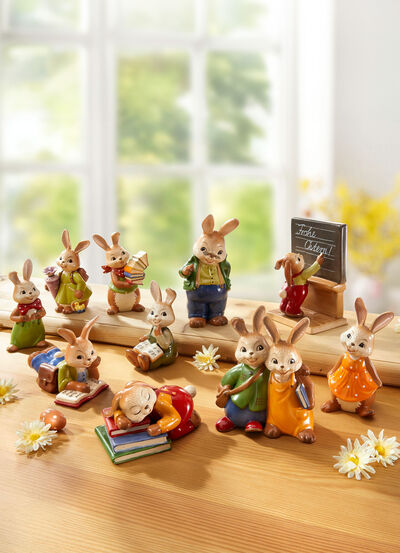 Handgefertigte Hasenschule aus dem Hause Goebel, , large