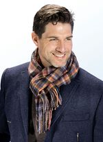 Ansprechender karierter Schal 