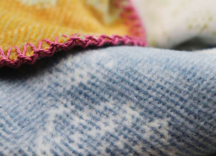 Wohndecke von Villeroy & Boch mit Bl&uuml;tenmotiven 