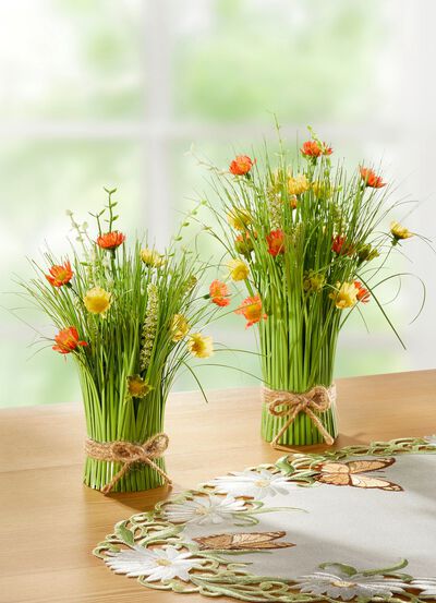 Fr&uuml;hlingsstrauss in nat&uuml;rlichen Farben 