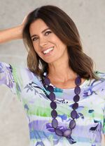 Halskette mit Schmuckelemente aus Holz 