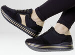 Remonte, trendige Damen-Sneaker, Weite G, mit herausnehmbarem Fussbett SCHWARZ-GOLD