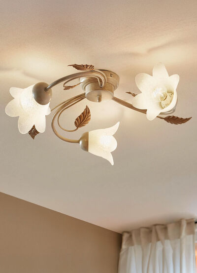 Deckenlampe aus Metall mit Glasschirmen 