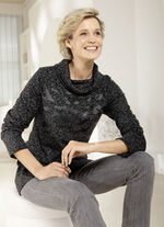 Rollkragenshirt mit Kontrastdruck 