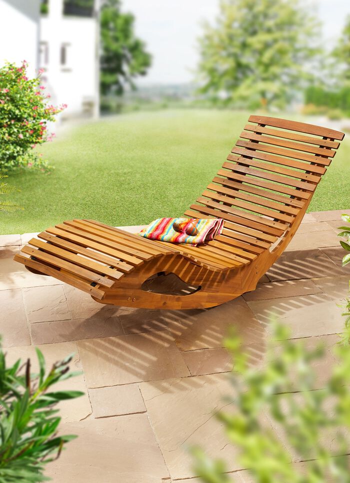 Ergonomisch geformte Schwung-Liege aus Akazienholz 