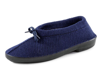 Slipper aus elastischem Strickmaterial mit Schnürung 