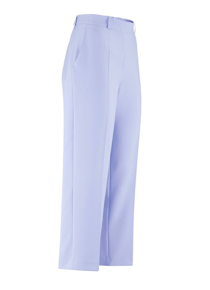 Hose mit r&uuml;ckw&auml;rtigem Dehnbund 