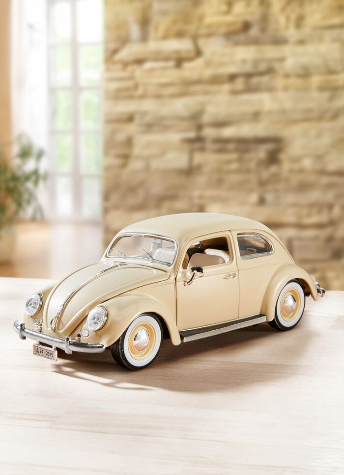 VW Käfer (1955) mit detailgetreuem Interieur 