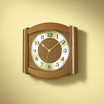 Funk-Wanduhr aus massivem Holz EICHE