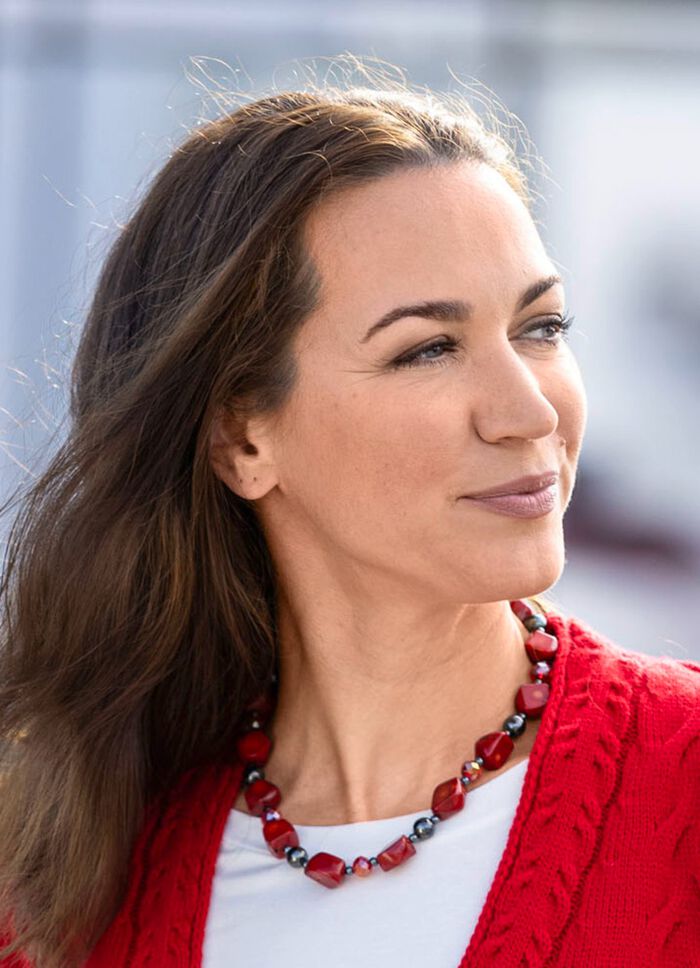 Halskette mit Schmuckelementen 