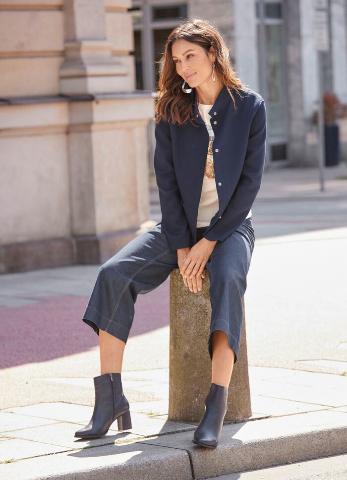 Kurzjacke mit Stehkragen 