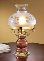 Tischlampe aus massivem Messing mit Fuss aus massivem Erlenholz 