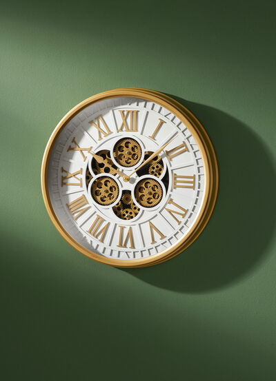Wanduhr mit sichtbaren Zahnrädern 