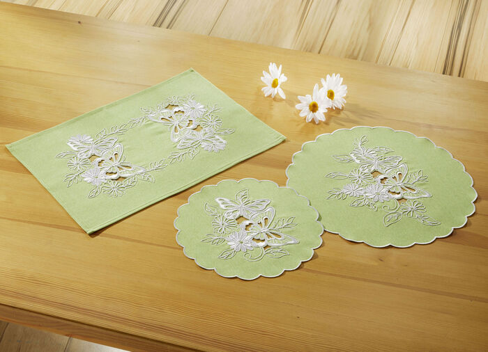 Tisch- und Raumdekoration mit gestickten Schmetterlingen und Blumen, 