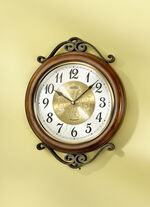 Wanduhr im Nostalgie-Design 