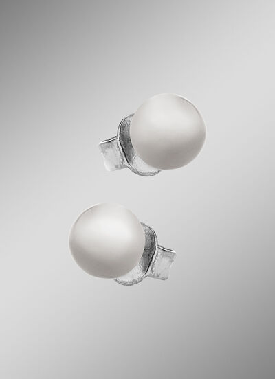 Kleine aber feine Kugel-Ohrstecker aus Titan 