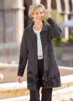 Long-Strickjacke mit Cloqu&eacute;-Effekten 